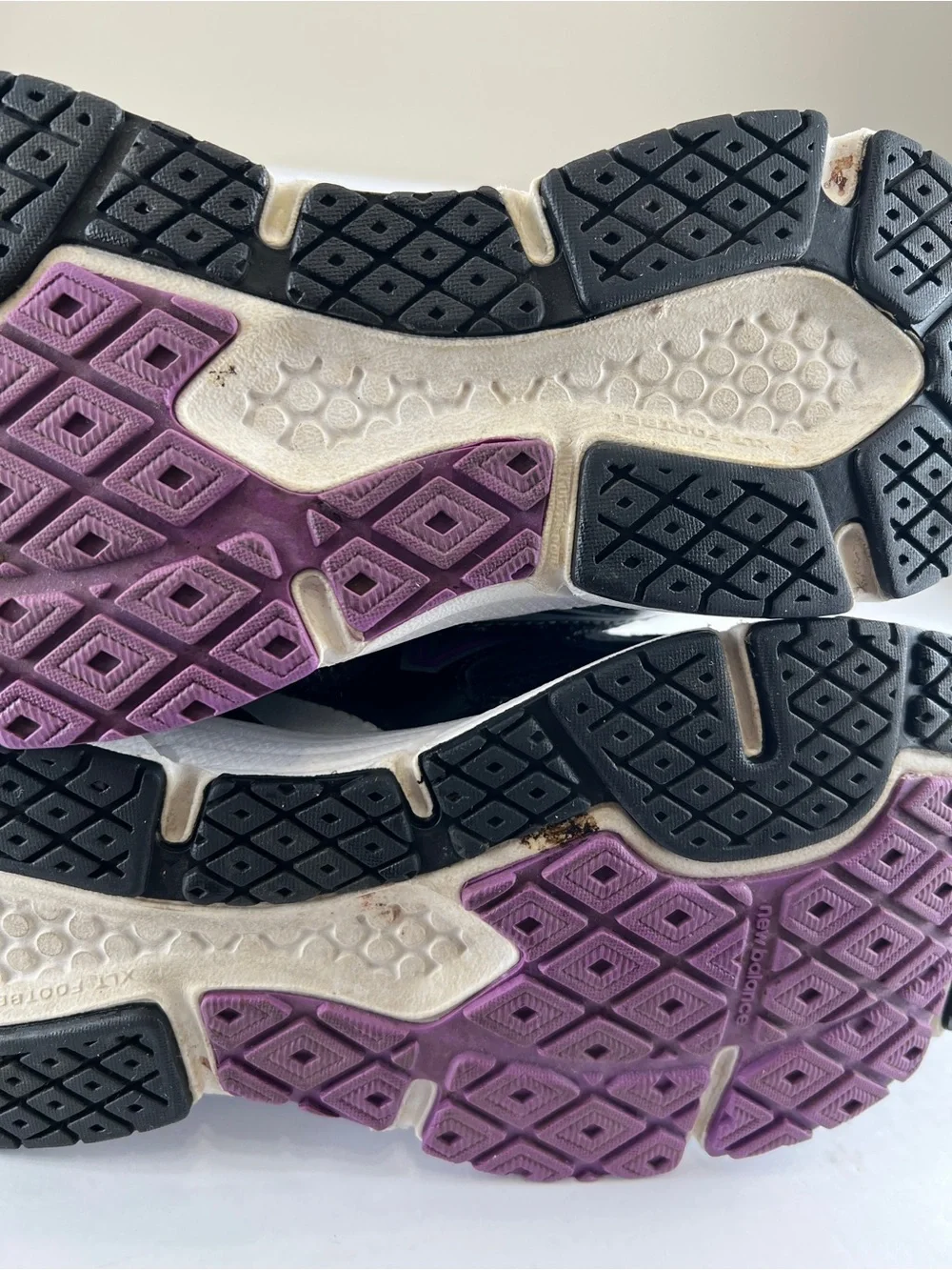 New Balance 490v2 Women's Black & Purple‎ Athletic Running Shoes 9.5B
